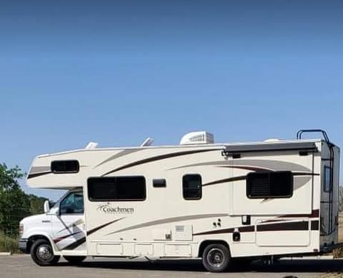 2016 Forest River Coachmen - Family Fun NOW Drivable vehicle in Woodland