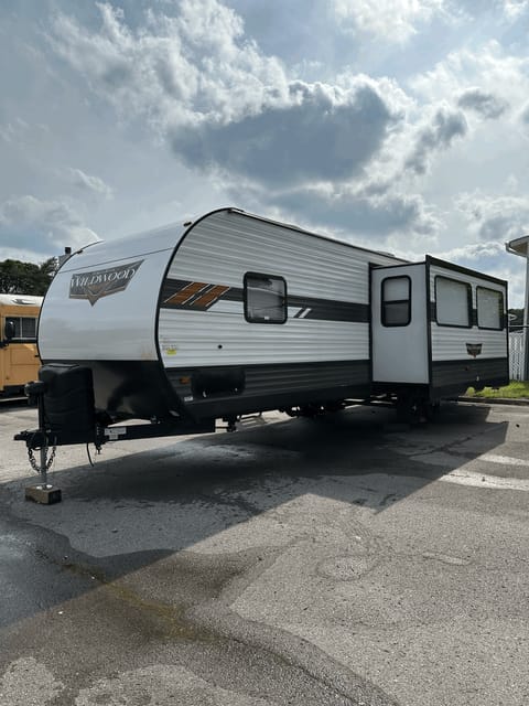 Your Ultimate Adventure-Ready Travel Trailer! Towable trailer in Hermitage