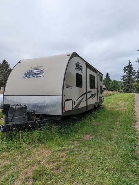 2015 Coachmen Freedom Express(DELIVERY ONLY) Towable trailer in Astoria