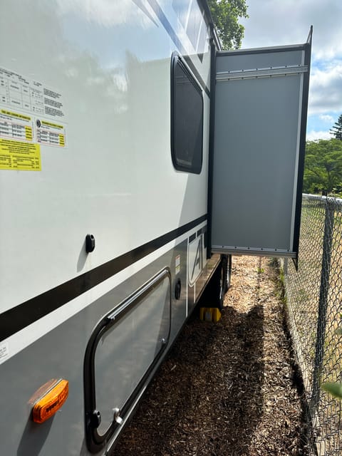 2022 Coachmen Apex Nano Towable trailer in Portland