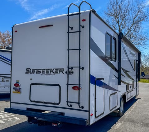 Forest River Sunseeker S11 - Theater Chairs! Drivable vehicle in Chester Springs
