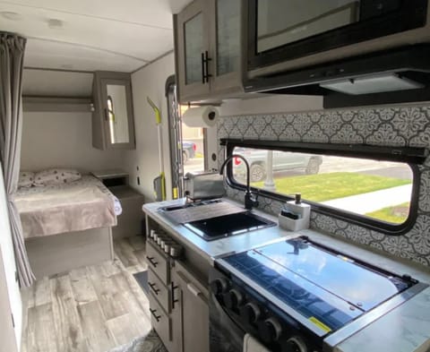 Durham’s 2022 Coleman Travel Trailer Towable trailer in Shelburne