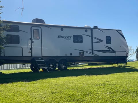 2021 Keystone RV Bullet Ultra Lite Towable trailer in Ingles