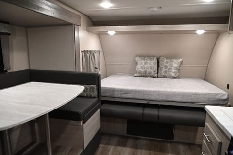 2022 Coachmen Catalina Summit 184BHS - Boondock / Off-Grid Ready! Towable trailer in Highlands Ranch