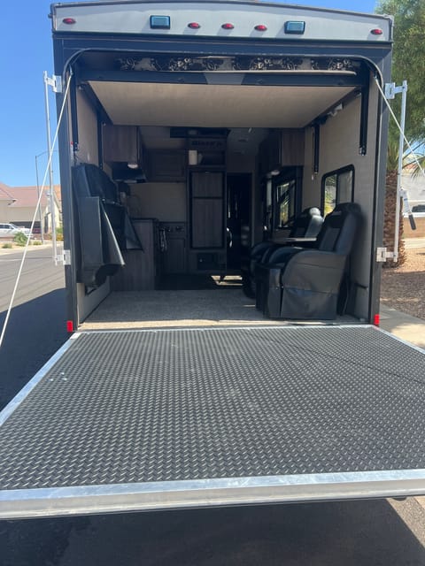 2019 Pacific Coachworks Blaze'N Towable trailer in Mesquite