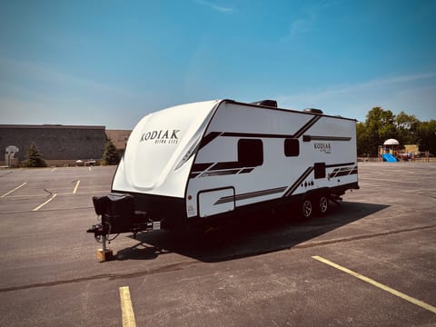 Luxurious 2020 Dutchmen Kodiak Ultra Lite Towable trailer in Grandville