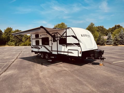 Luxurious 2020 Dutchmen Kodiak Ultra Lite Towable trailer in Grandville