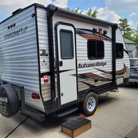 2018 Starcraft Autumn Ridge Outfitter 14RB (Sleep 3) Tráiler remolcable in Cambridge