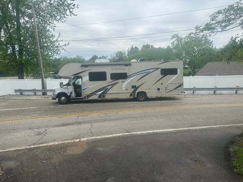 2019 Thor Chateau Drivable vehicle in Fox Lake