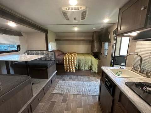 2019 Keystone Hideout 176LHS - Sleeps 6 - 21 Feet Towable trailer in Corona