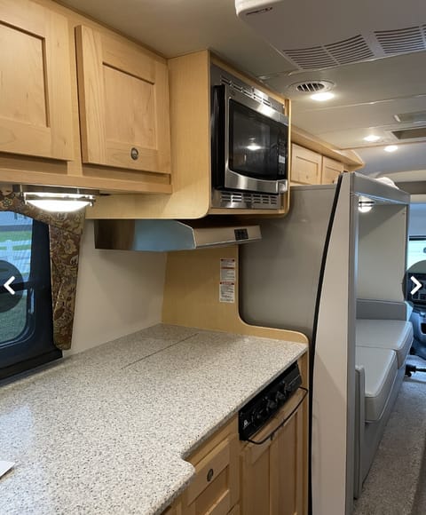 2022 Ford Coachman 450 Drivable vehicle in Whitefish