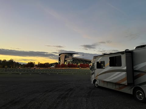 2014 THOR A.C.E. Motorhome 30ft Drivable vehicle in Lake Oswego