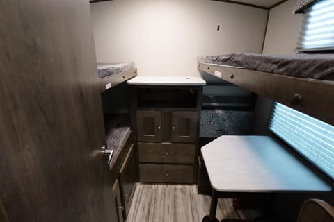 2019 Cruiser RV MPG Ultra Lite w/Bunkhouse Towable trailer in Redding