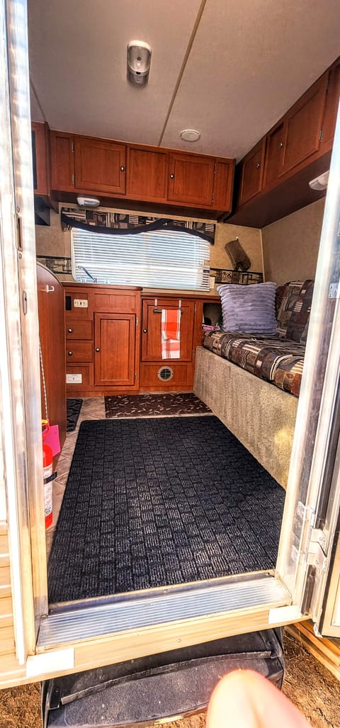 ALL INCLUSIVE, GLAMPING IT OKANAGAN RV RENTALS, 2009 SPORT VISION BUNKHOUSE Towable trailer in Kelowna