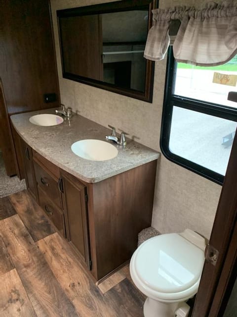 2018 Forest River Sandpiper Towable trailer in Jefferson County