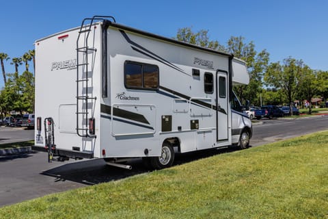 2023 Prism 2150 CB exterior