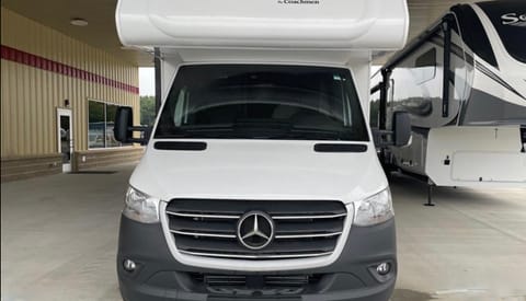 NEW! 2023 Mercedes Turbo Diesel engine 19 MPG! RV-10 Véhicule routier in Concord