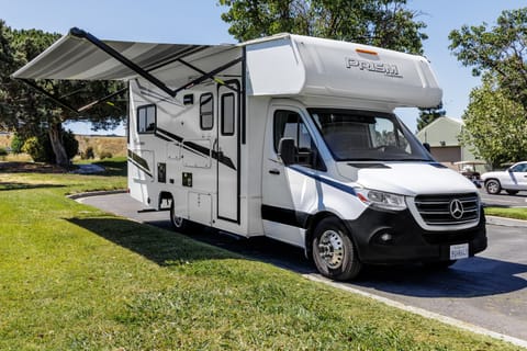 NEW! 2023 Mercedes Turbo Diesel engine 19 MPG! RV-10 Drivable vehicle in Concord