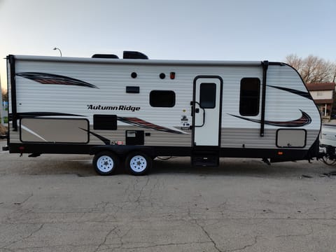 2018 Starcraft Autumn Ridge Outfitter 24BHS Towable trailer in Waterloo