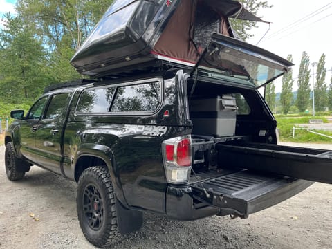Northirn Toyota Tacoma 1 or 2 Roof Tent Drivable vehicle in Vancouver