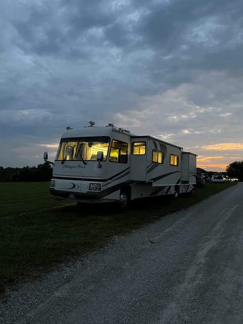 2001 Allegro Allegro Bus, park and play! Drivable vehicle in Jefferson County