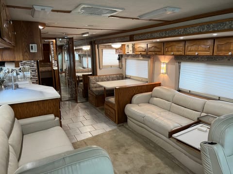 2001 Allegro Allegro Bus, park and play! Drivable vehicle in Jefferson County