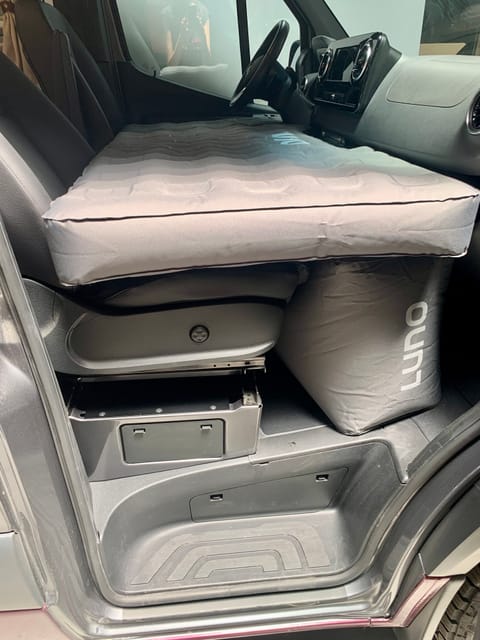 The Luno Bed runs the full width of the cabin. 