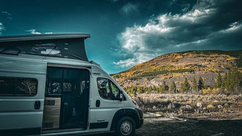 Avandra: Your Rolling Home of Adventure & Freedom! Drivable vehicle in Fruita