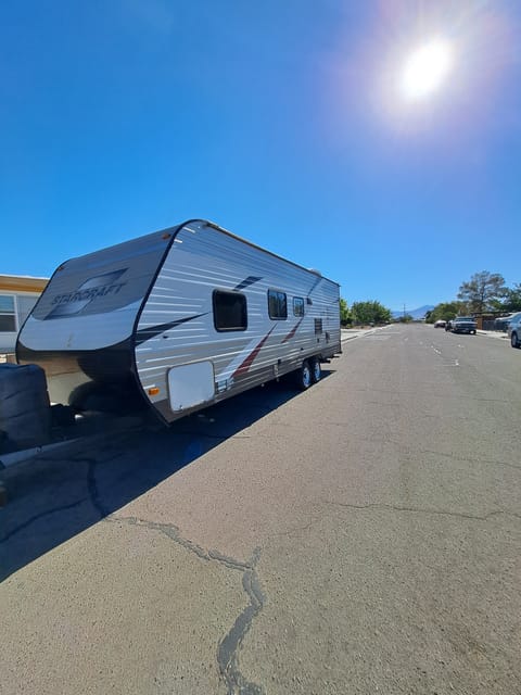 2015 Starcraft AR-One Maxx Towable trailer in Ridgecrest