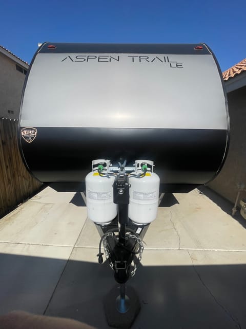 2022 Dutchmen Aspen Trail LE 24BH Towable trailer in Moreno Valley