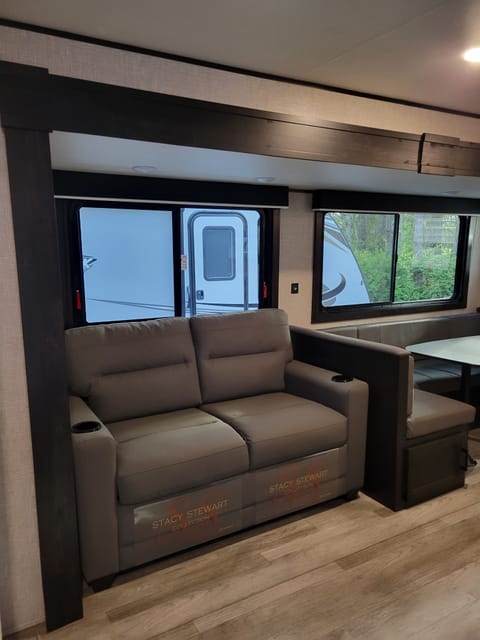 Family Glamping! 2023 Jayco Jay Flight 28' Travel Trailer Remorque tractable in Bremerton