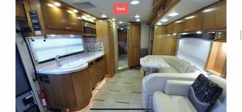 2012 Monaco Vesta 36 foot air ride Drivable vehicle in Lincoln