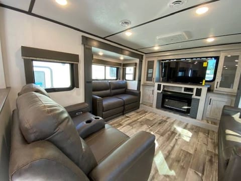 2022 Keystone RV Montana High Country Towable trailer in Langley