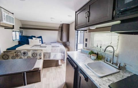 Glamping made easy - 2018 Keystone Springdale Mini 1800BH - Easy to Tow! Remorque tractable in Northglenn
