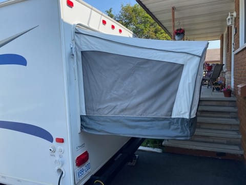 2012 Jayco Jay Feather Ultra Lite Tráiler remolcable in Guelph