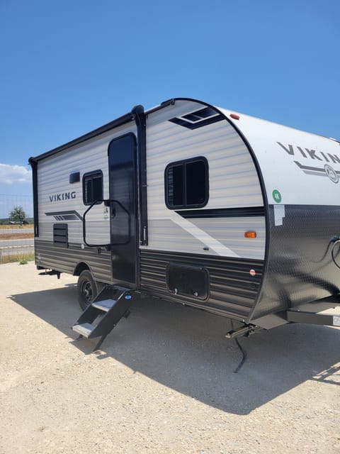 "Vicky" 2023 Viking 18SBH Towable trailer in Spring Branch