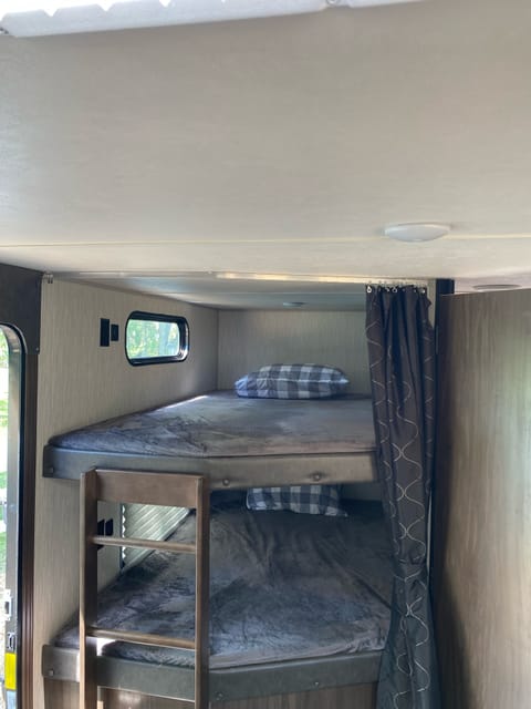 The Memory Maker - Delivery and Set Up Offered 2021 Forest River Sleeps 10 Towable trailer in Elk Grove