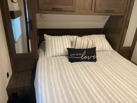 The Memory Maker - Delivery and Set Up Offered 2021 Forest River Sleeps 10 Towable trailer in Elk Grove