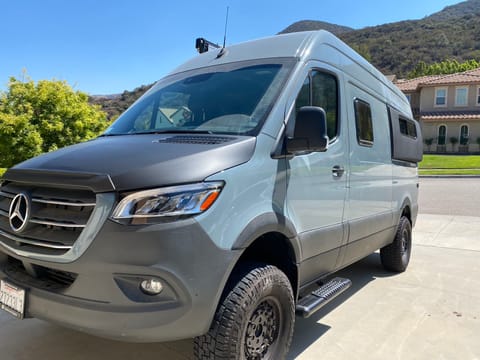 Luxury Van for 2! 2022 Mercedes Benz Sprinter 4*4 144 Drivable vehicle in Corona