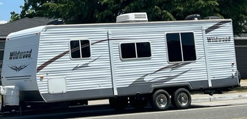 2011 24TBSS Forest River Wildwood - Awesome Family Travel Trailer Tráiler remolcable in Grass Valley