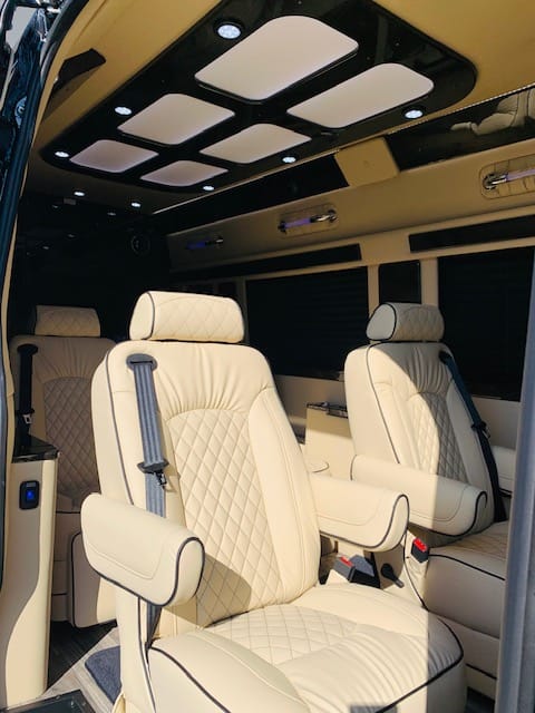 2024 Ultimate Toys 9-Passenger Luxury Executive Sprinter Vehículo funcional in Glenarden