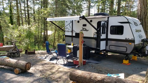 Your spring camping adventure awaits! 2022 Jayco Jay Flight SLX Tráiler remolcable in Oak Harbor