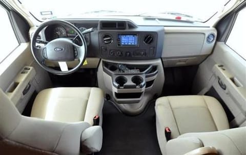 2015 Coachmen Freelander 32BH Drivable vehicle in Kettering