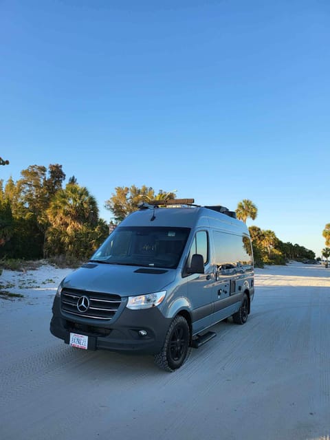 2023 Mercedes-Benz Sprinter RV Motorhome Campervan Campervan in Manteca