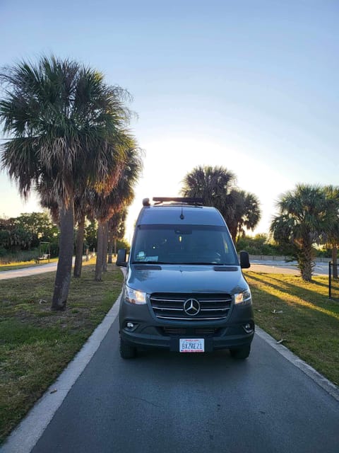 2023 Mercedes-Benz Sprinter RV Motorhome Campervan Campervan in Manteca