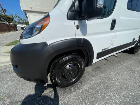 "Putli" Winnebago Solis Pocket (Inquire for availability before booking) Drivable vehicle in Eagle Rock