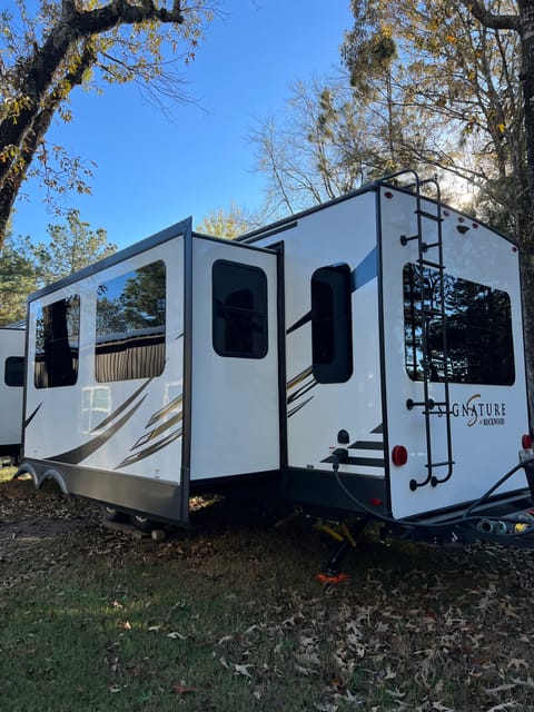 2020 Signature by Rockwood Towable trailer in Huntsville