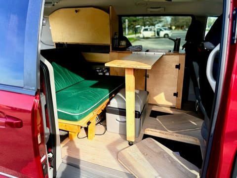 Maude - Vantura Dodge Caravan Campervan in Vancouver