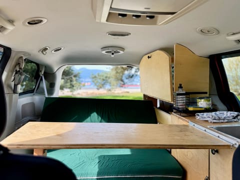 Maude - Vantura Dodge Caravan Campervan in Vancouver