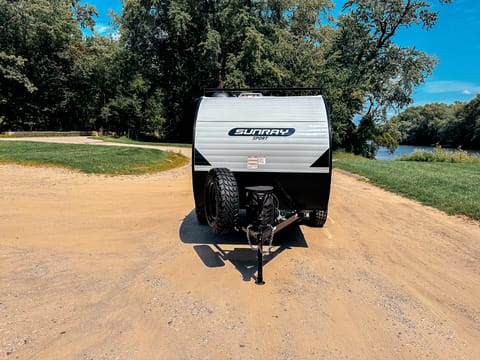 Adventurous 2024 Sunset Park SunRay Classic Camper // Boondock Ready! Towable trailer in Grandville